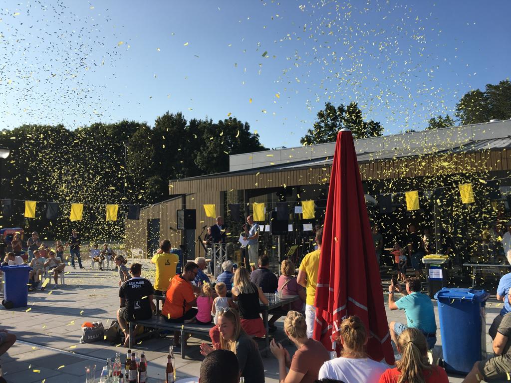 Opening van het nieuwe clubgebouw van korfbalvereniging Tempo