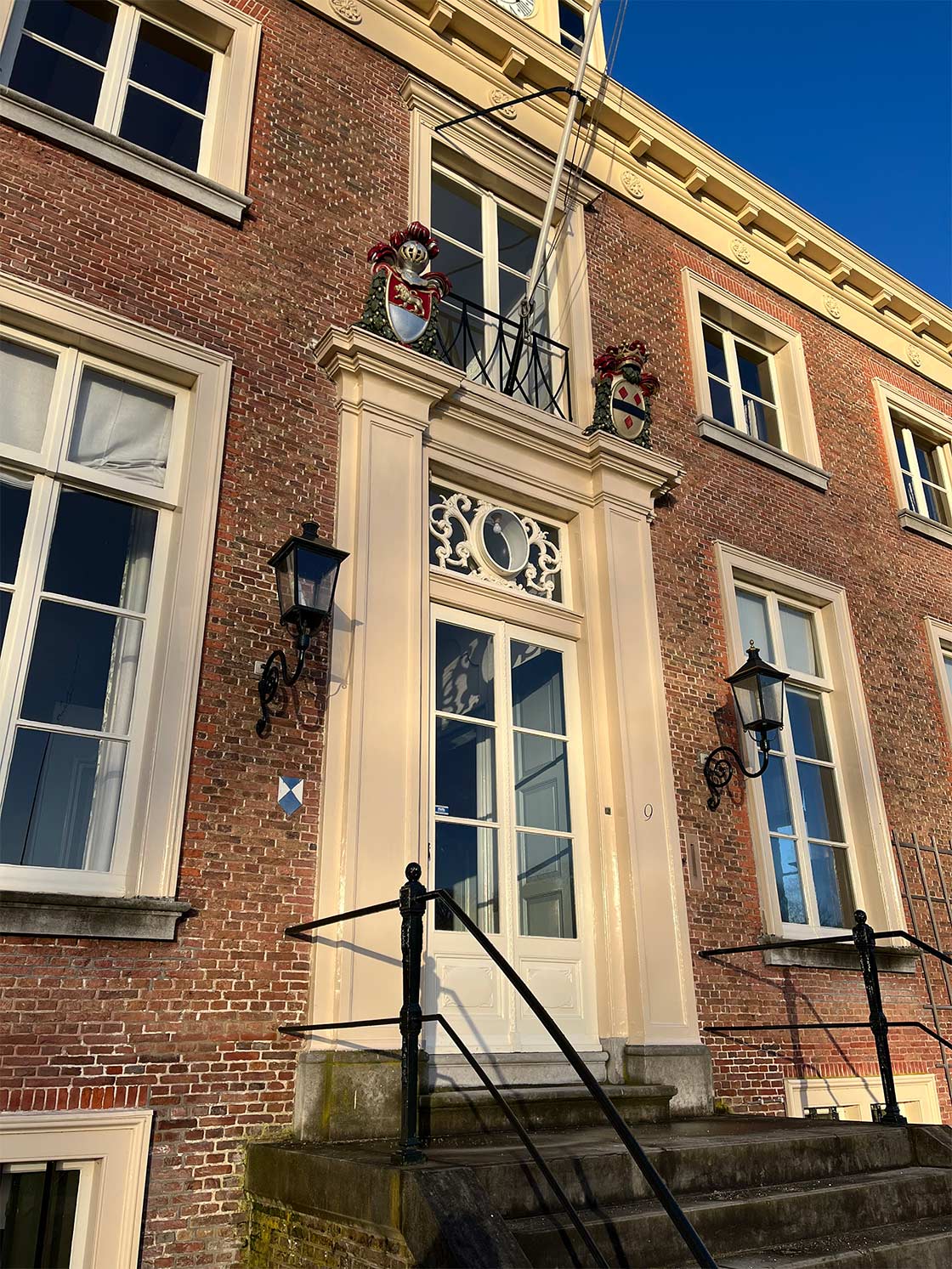 Vooraanzicht van het Rijksmonument Herenhuis 'Huis te Manpad' in Heemstede